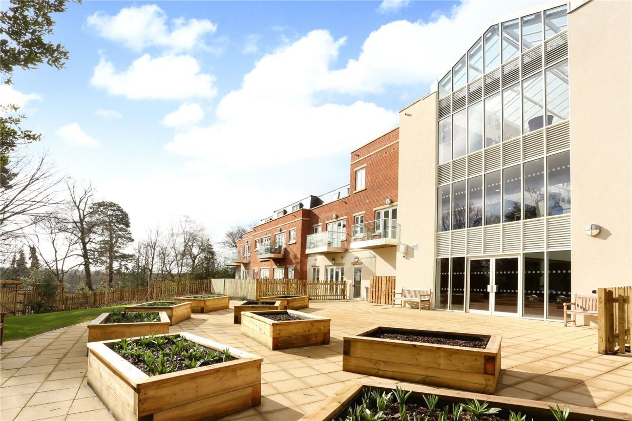 Lynwood Care Home IESIS Group